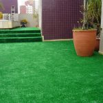 5 dicas para decorar com tapetes de grama sintética