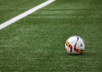 5 motivos para montar um campo society com grama sintética