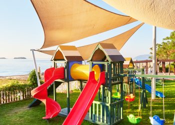 grama sintética é a melhor opção para o seu playground