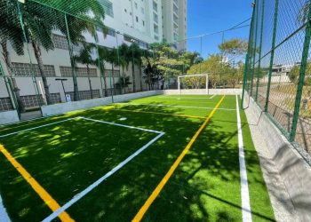 grama sintética esportiva