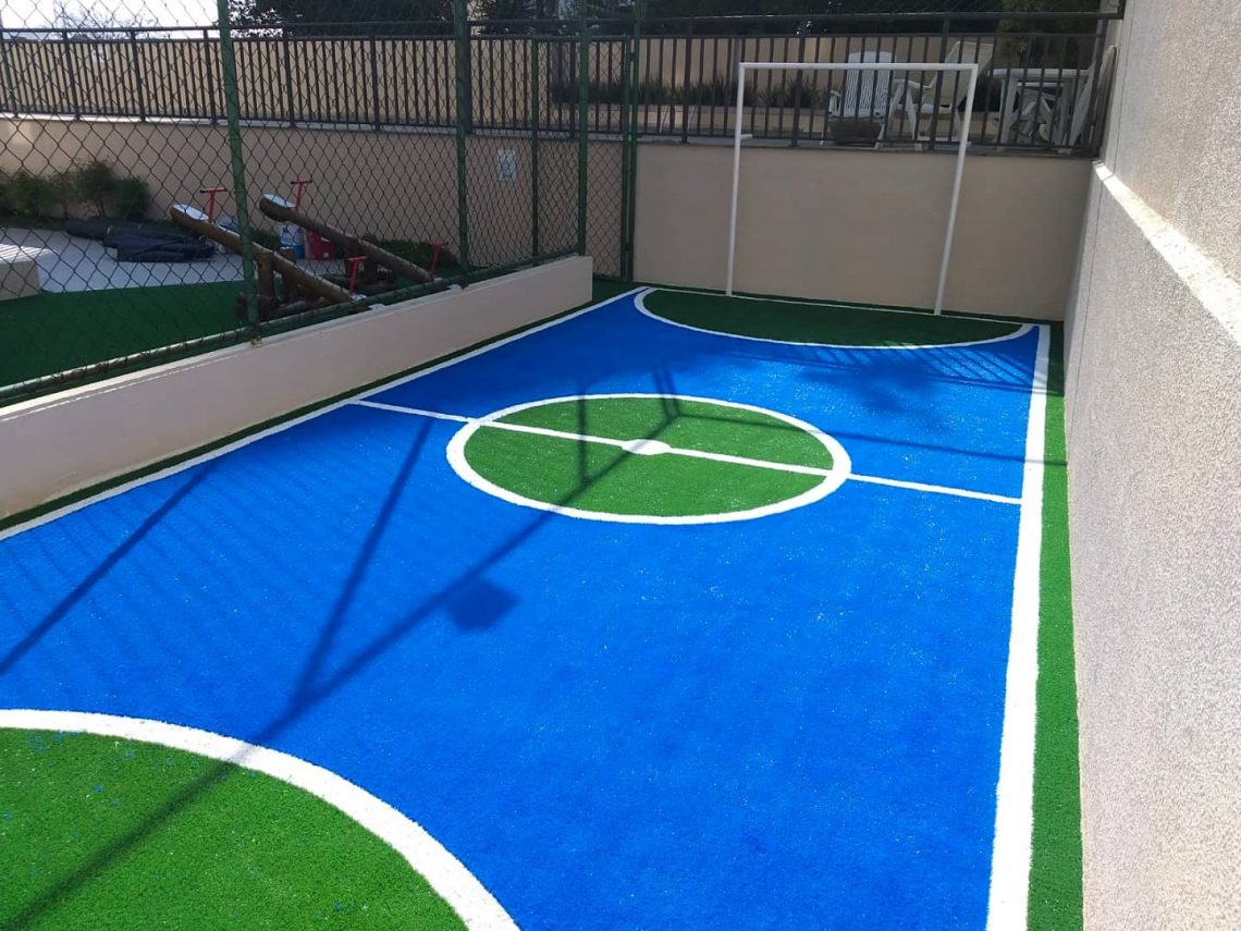 Grama Artificial: A Escolha Inteligente para um Espaço Verde o Ano Todo 1 grama artificial